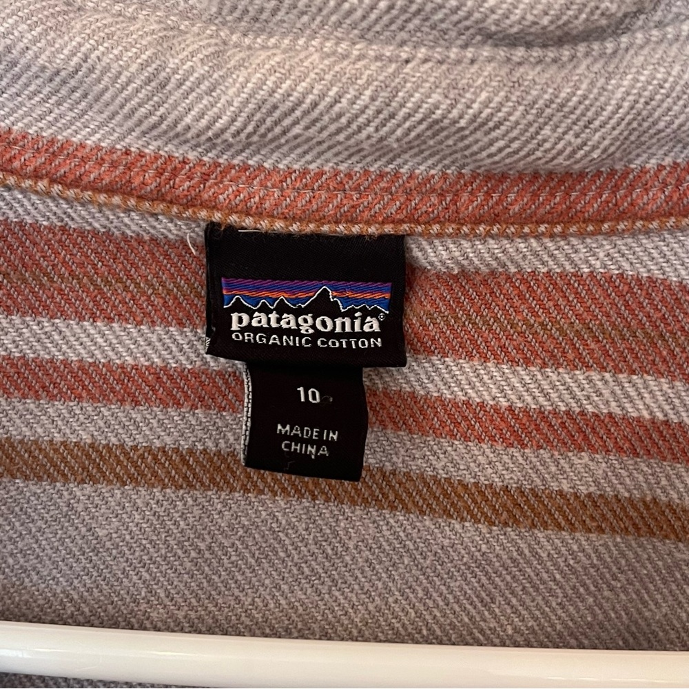 Kids Patagonia Organic Cotton Striped Shirt - Gray and Rust color. - Picture 2 of 7